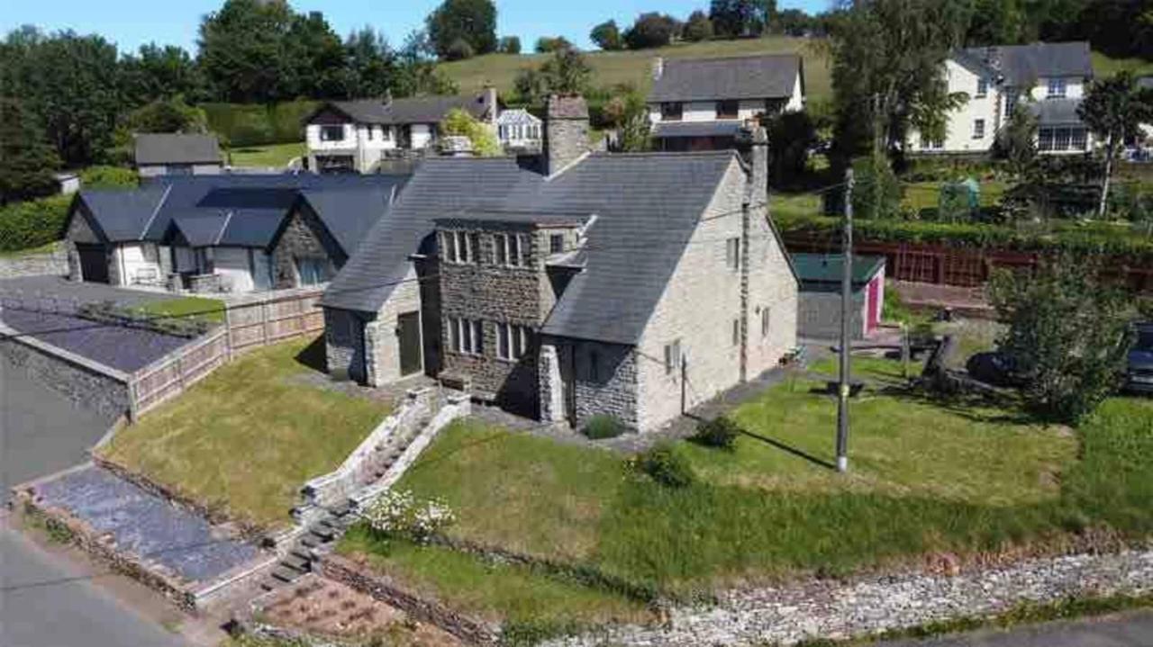 Cosy Arts & Crafts Cottage With Stunning Views Brecon Esterno foto