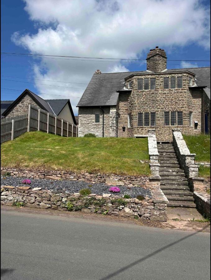 Cosy Arts & Crafts Cottage With Stunning Views Brecon Esterno foto
