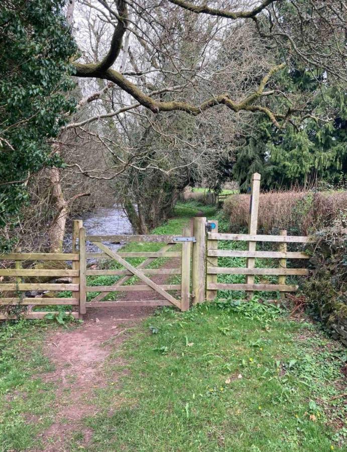 Cosy Arts & Crafts Cottage With Stunning Views Brecon Esterno foto