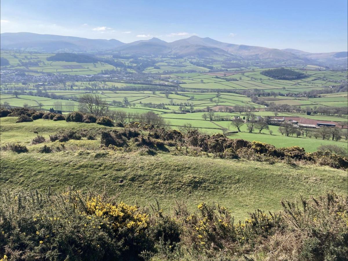 Cosy Arts & Crafts Cottage With Stunning Views Brecon Esterno foto