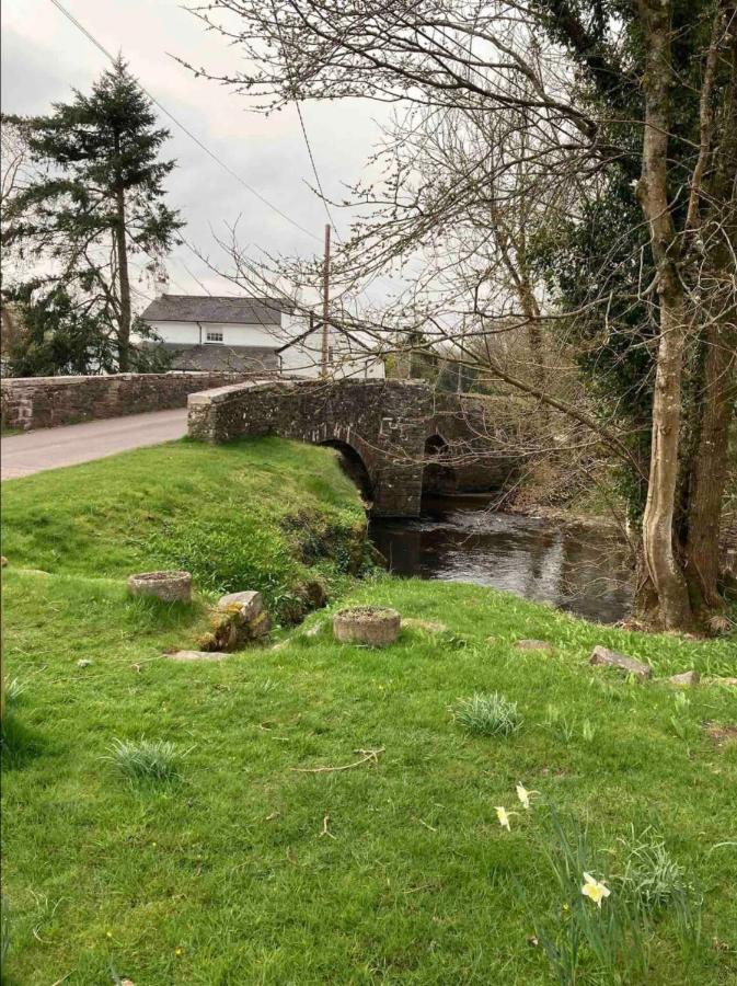Cosy Arts & Crafts Cottage With Stunning Views Brecon Esterno foto